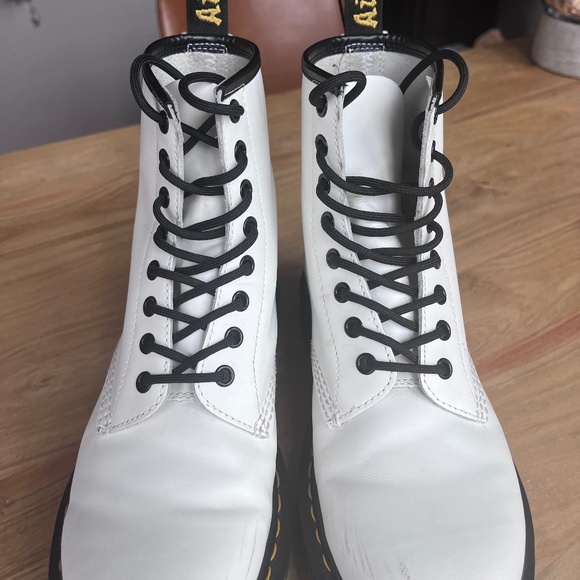 Dr. Martens 1460 Smooth white leather lace up combat boots, US 9 L 8M 41 UK - Picture 2 of 16